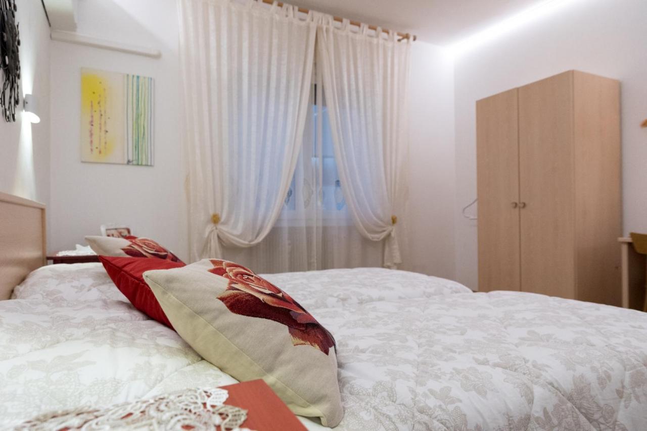 Bed & Breakfast Delle Rose 코넬리아노 외부 사진